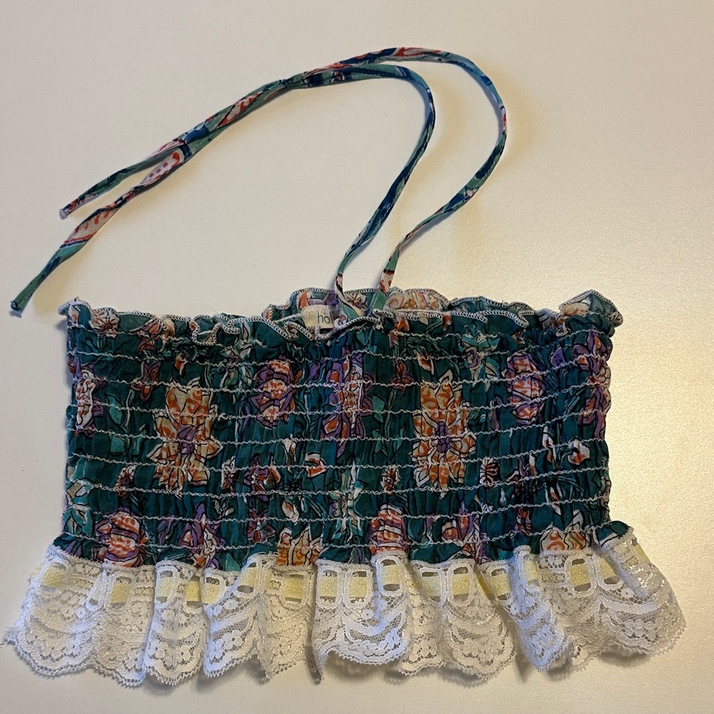 Holicow Floral Smocked Top